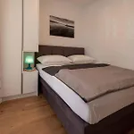 Two-bedroom In Iii شقة مالينسكا