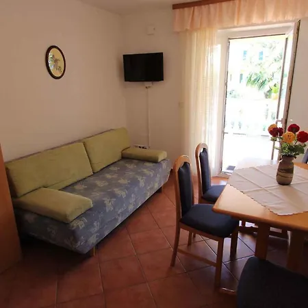Two-bedroom In Iii Malinska