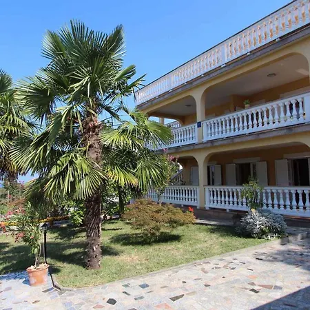 Appartement Two-bedroom In Iii Malinska