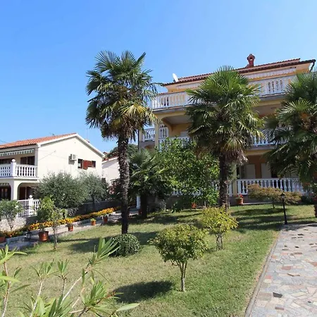 Two-bedroom In Iii Appartement