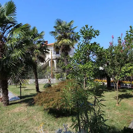 Appartement Two-bedroom In Iii Malinska
