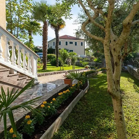 Two-bedroom In Iii Malinska