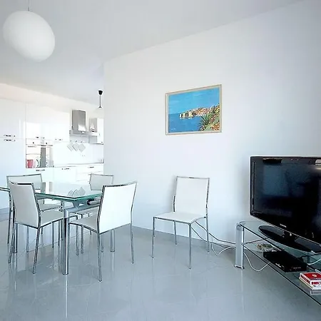 Appartement Two-bedroom In Iii *