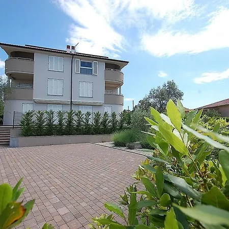 Appartement Two-bedroom In Iii Malinska