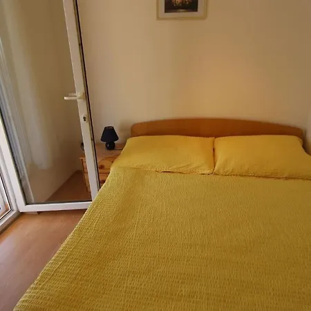 Two-bedroom In Iii Lejlighed *