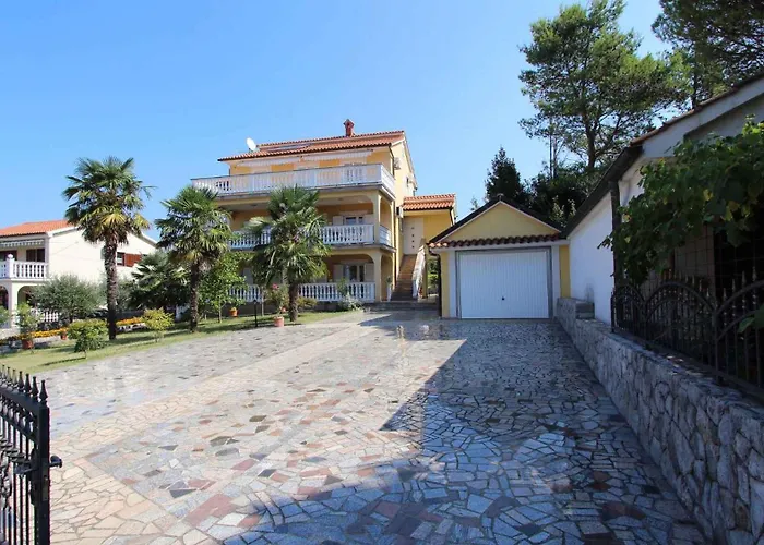 Апартаменты Two-bedroom In Iii Малинска