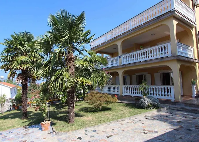 Апартаменты Two-bedroom In Iii Малинска