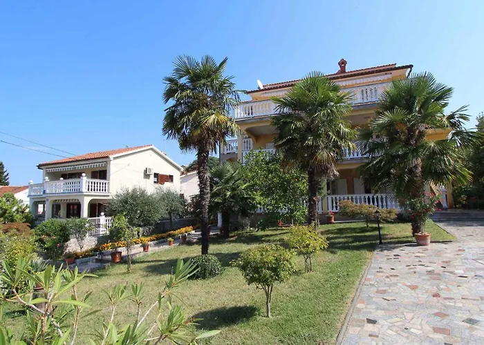 Two-bedroom In Iii Апартаменты