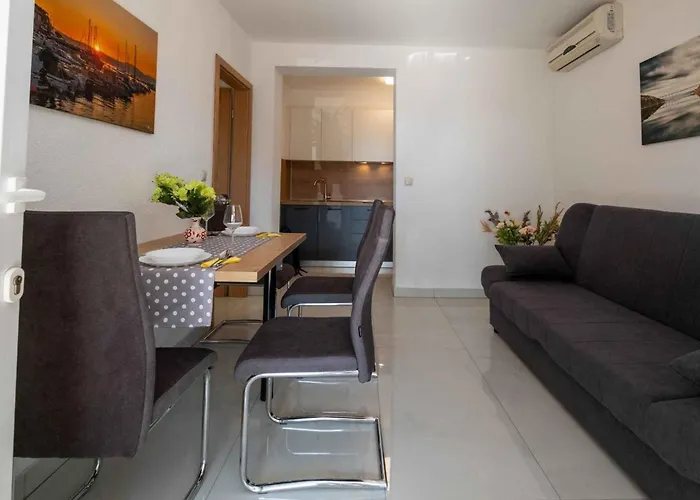 Two-bedroom In Iii Апартаменты *