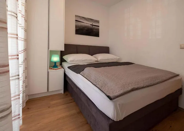 Two-bedroom In Iii Апартаменты Малинска