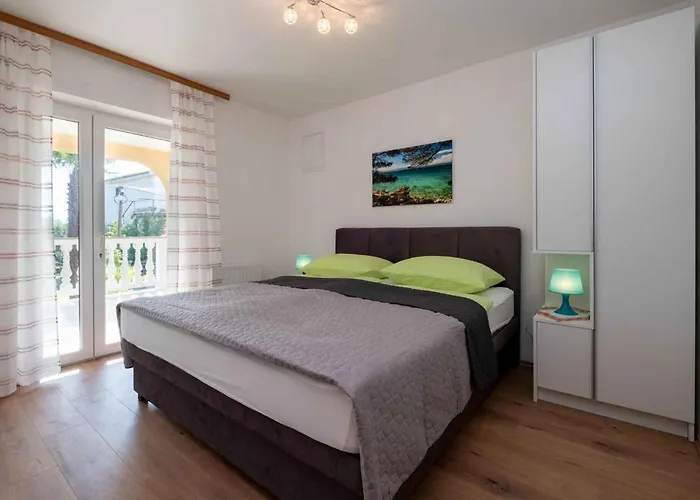 Апартаменты Two-bedroom In Iii Малинска