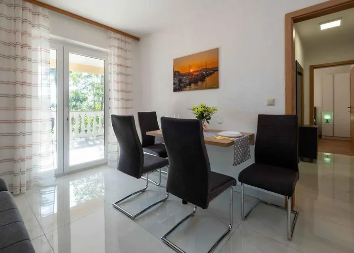 Two-bedroom In Iii * Малинска