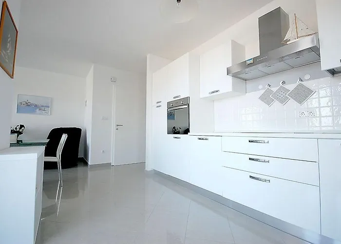 Two-bedroom In Iii Апартаменты Малинска