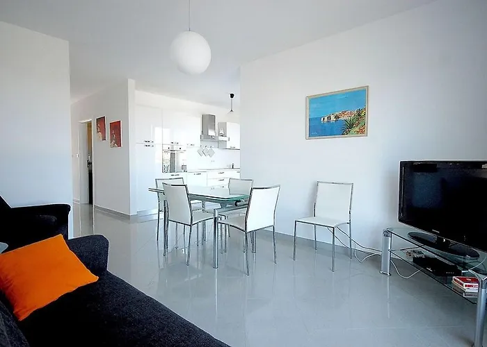 Two-bedroom In Iii * Малинска
