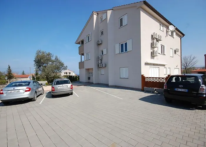Two-bedroom In Iii *