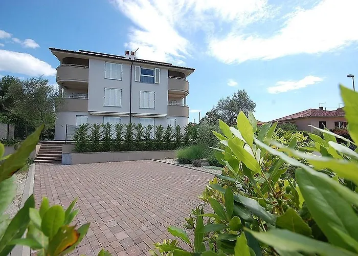 Апартаменты Two-bedroom In Iii Малинска