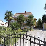 Two-bedroom In Iii Malinska