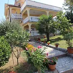 Two-bedroom In Iii *